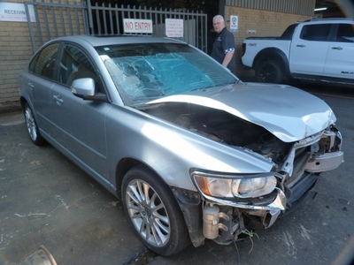 Volvo S40 T5 Manual Silver - 2010 STRIPPING FOR SPARES