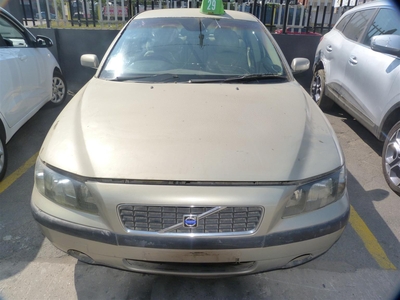Volvo S60 D5 AT Gold - 2004 STRIPPING FOR SPARES