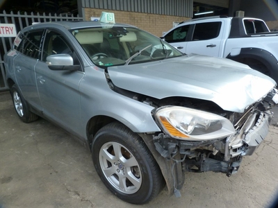 Volvo XC60 2.0T Powershift AT Silver - 2010 STRIPPING FOR SPARES