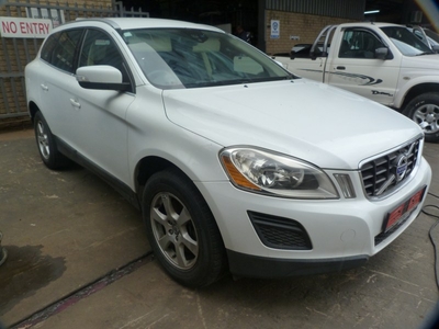 Volvo XC60 2.0T Powershift AT White - 2011 STRIPPING FOR SPARES