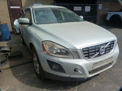Volvo XC60 2.4D AT White - 2010 STRIPPING FOR SPARES