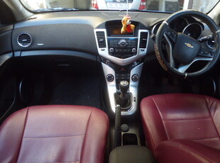 Chevrolet Cruze hatch 1.6 LS