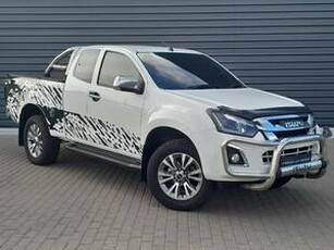 Isuzu VehiCross 2018, Automatic, 3 litres - Cape Town