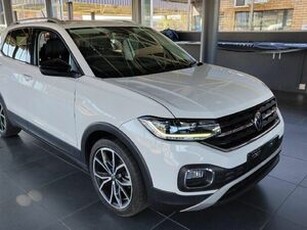 Volkswagen CrossPolo 2021, Automatic, 1 litres - Alrapark