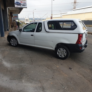 2021 Nissan Np 200 1.6 manual code3, canopy in a very good condition