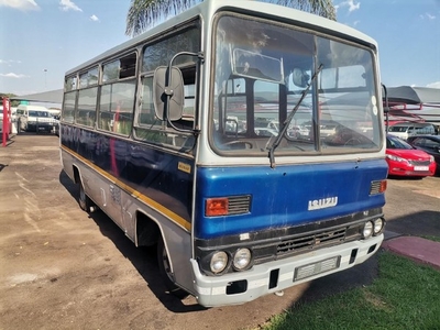Used Isuzu NQR 25 Seater Bus with 7 Standing for sale in Gauteng