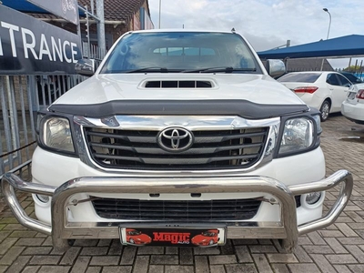 2011 Toyota Hilux 3.0 D-4D D/Cab R/Body Raider, White with 168211km available now!