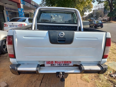 2015 Nissan NP300 2.4 Manual Double Cab