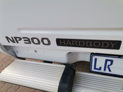 2015 Nissan Np300 4x4 Petrol 2.4 Bakkie HardBody Double Cab Manual 154,000km Cl