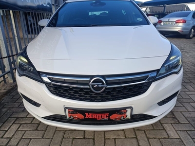 2016 Opel Astra Hatch 1.4T Sport, White with 105000km available now!