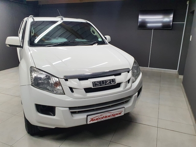 2013 Isuzu KB 250 D-TEQ Extended Cab LE for sale! Neat!!