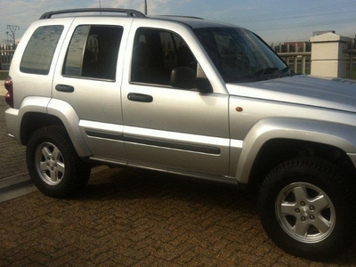 Pampered 2007 Jeep Cherokee Sport 3.7 Auto (with Limited Pack)