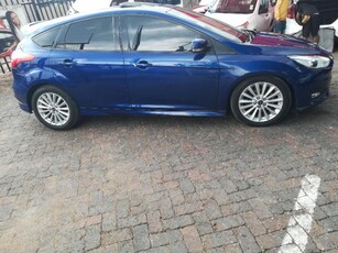 2017 Ford Focus hatch 1.0T Ambiente auto For Sale in Gauteng, Johannesburg