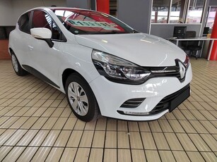 2019 Renault Clio 1.2 16V Authentique 5-Door with ONLY 42536kms CALL WAYNNE 0600386563