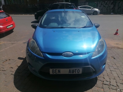 2010 Ford Fiesta 1.4 Ambiente 5-Door, Blue with 98000km available now!