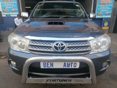 2011 Toyota Fortuner 3.0 D-4D 4x4, Grey with 103000km available now!