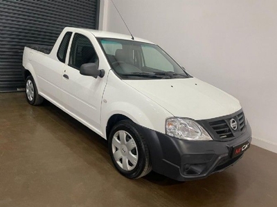 2019 Nissan NP200 1.6 8V Base + Safety