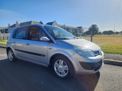 Silver Renault Scenic 2.0 Dynamique with 215000km available now!