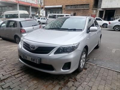 2017 Toyota Corolla Quest 1.6, Silver with 72000km available now!