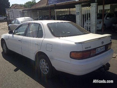 TOYOTA CAMRY 220SEI 5 SPEED MANUAL AIRCONDITIONING POWER STEERIN
