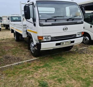 2014 Nissan UD40 dropside truck for sale