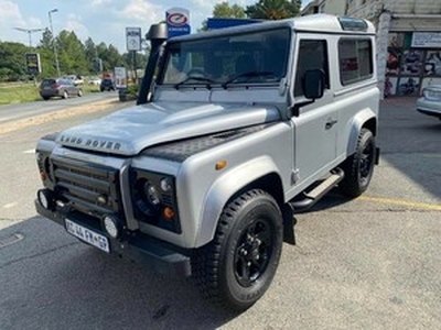 Land Rover Defender 90 2010, Manual, 2.5 litres - Airport Park