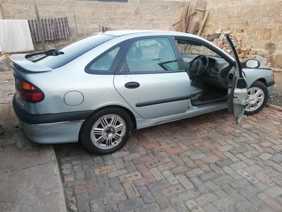M selling non running car Renault laguna clean no papers sell for parts or take