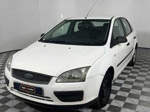 2006 Ford Focus 1.6i (77 kW) Ambiente Sedan