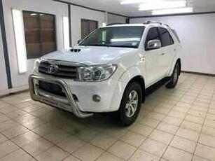 Toyota Fortuner 2015, Manual, 3 litres - Cape Town
