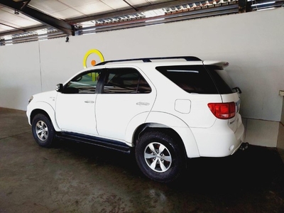 Used Toyota Fortuner 4.0 V6 Auto 4x4 for sale in Mpumalanga