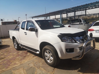2014 Isuzu KB 250D-Teq Extended Cab LE For Sale