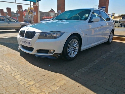BMW 323i E90 Facelift