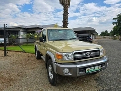 Toyota Land Cruiser 2014, Manual, 4 litres - Johannesburg