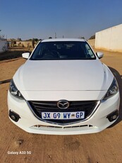 Mazda 3 skyactiv