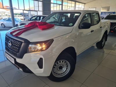 New Nissan Navara 2.5D SE Auto rear bumper & tow bar for sale in North West Province