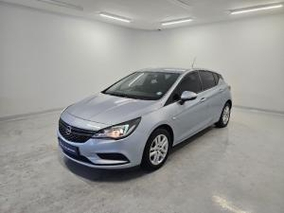 Opel Astra 1.0T Essentia