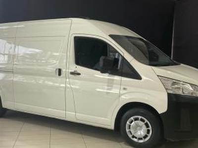 Toyota Quantum 2.8 SLWB panel van