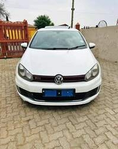 Volkswagen Golf 2014, Automatic, 2 litres - Messina