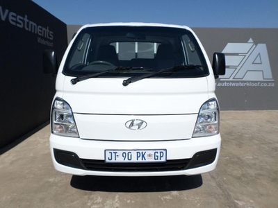 Used Hyundai H100 Bakkie 2.6D Dropside Deck A/C Manual for sale in Gauteng
