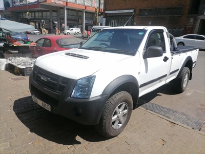 2009 Isuzu KB 300 D-TEQ LE, White with 90000km available now!