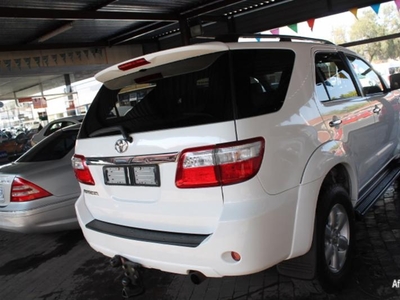 TOYOTA FORTUNER 4. 0 V6 4X4 manual with 7 seats, 2008 in