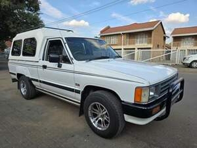 Toyota Hilux 1991, Manual, 1.8 litres - Harrismith