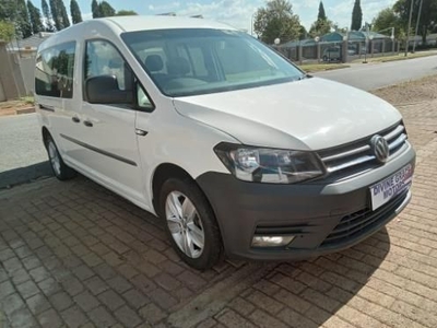 Volkswagen Caddy Crew Bus 2.0 TDI, White with 87000km, for sale!