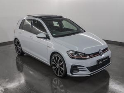 Volkswagen Golf VII GTi 2.0 TSI DSG