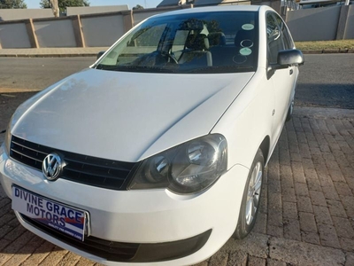 Volkswagen Polo Sedan 1.4i Comfortline, White with 103000km, for sale!