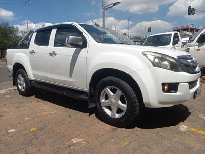 White Isuzu KB 300 D-TEQ D/Cab LX 4x4 AT with 96000km available now!