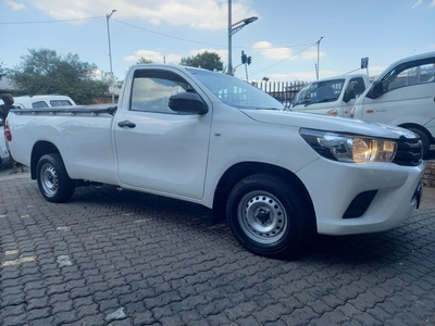 White Toyota Hilux 2.4 GD-6 D/Cab RB SRX with 75000km available now!