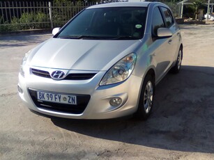 2011 HYUNDAI I120 1.4 AUTO in a good condition. FULL HOUSE.