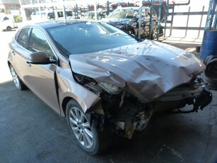 Volvo V40 T4 Manual Bronze - 2015 STRIPPING FOR SPARES
