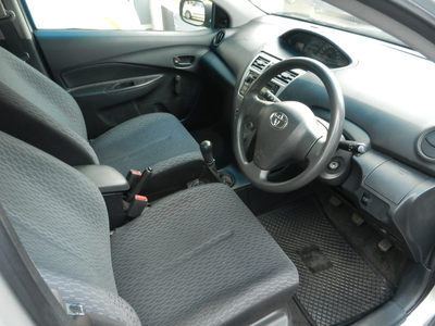 2010 Toyota Yaris T3 #Sedan Cloth Seats Manual Well Maintained SILVER N